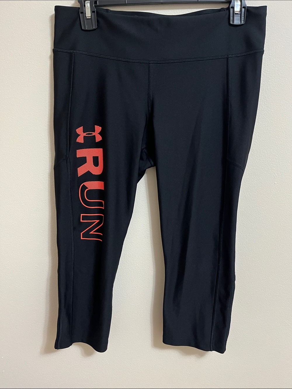 Under Armour Black Compression Heatgear Capri Leggings with Orange RUN Logo L
